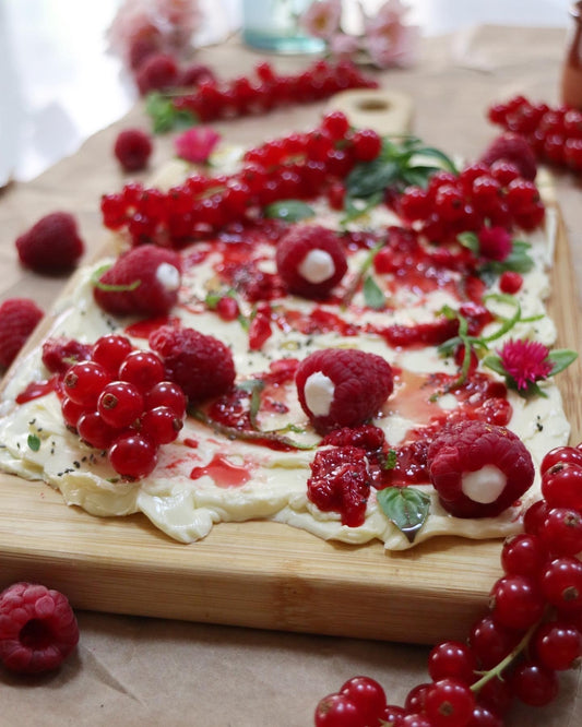Raspberry Butter Board لوح الزبدة بالتوت