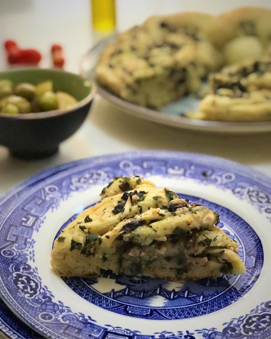 Zaatar and Cheese Crown Bread خبز الزعتر والجبنة