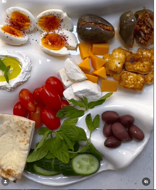 Silk Blanc - The White Silk Plate