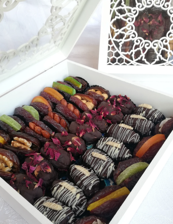 Date Gifts by Yasmina