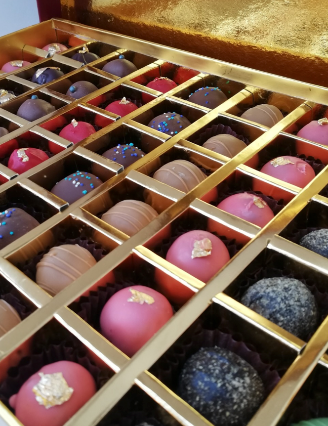 Date Gifts by Yasmina