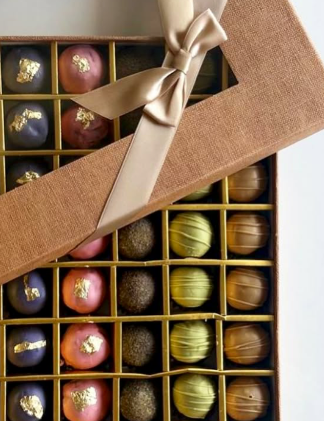 Date Gifts by Yasmina